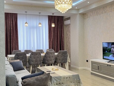3-room apartment for rent, 158 m², Nəriman Nərimanov: 1 800 ₼/mo 3