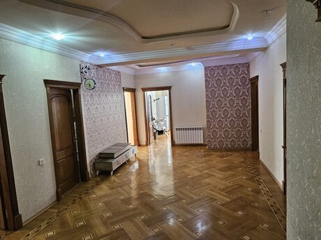 4-комнатная квартира, 150 м², 8 Noyabr: 398 000 ₼ 4