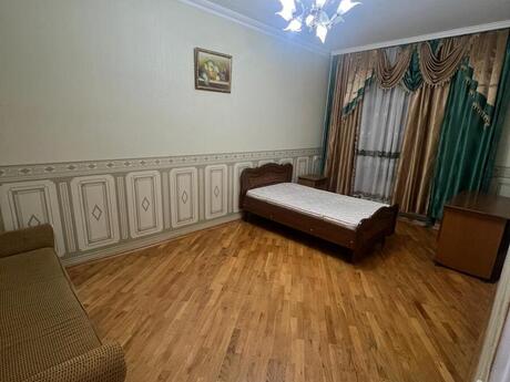 4-room apartment for rent, 180 m², Nizami: 1 200 ₼/mo 4