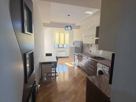 Elan №6492937 - Bakı, Nəriman Nərimanov m., 3 otaqlı, 135 m², 8/16 mərtəbə