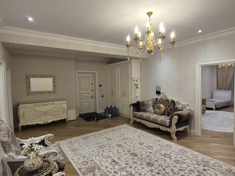 Kirayə 4 otaqlı mənzil, 220 m², Gənclik: 1 900 ₼/ay 4