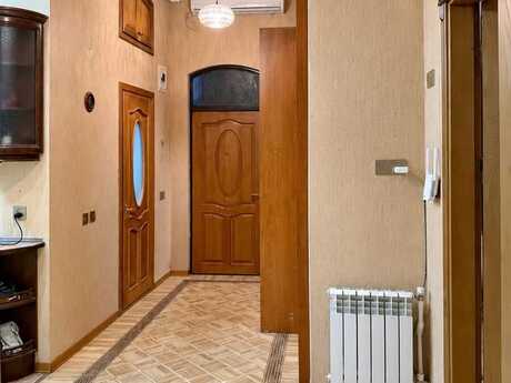 Продаётся 3-комнатная квартира в старом фонде, 28 May, 84 м², 230 000 AZN, фото 2 / 12