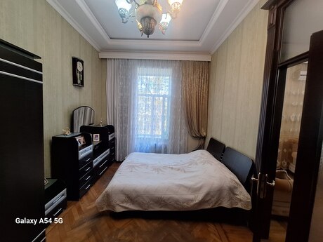 Elan №6493298 - Bakı, Sahil m., 6 otaqlı, 200 m², 3/4 mərtəbə