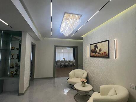 4-комнатная квартира, 186 м², 28 May: 780 000 ₼ 3