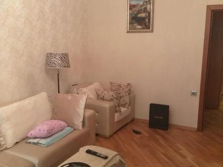 Сдаётся 2-комнатная квартира в новостройке, Şah İsmayıl Xətai, 80 м², 800 AZN/мес, фото 2 / 12