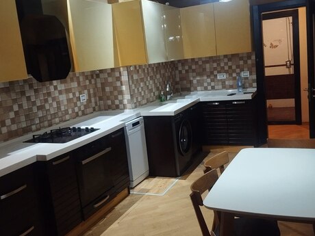 3-room apartment for rent, 150 m², Ağ şəhər: 1 300 ₼/mo 5