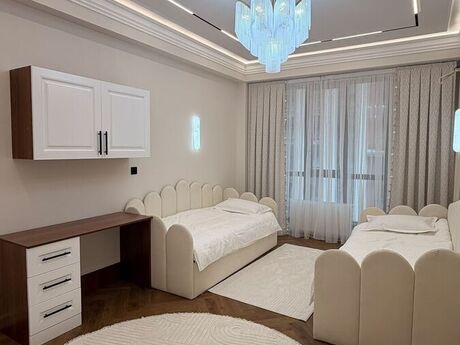 3-room apartment for rent, 90 m², 8 Noyabr: 1 500 ₼/mo 3