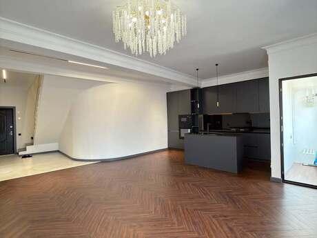 8 Noyabrda 3 otaqlı yeni tikili mənzil satılır, 142 m², 377 000 AZN, şəkil 2 / 12