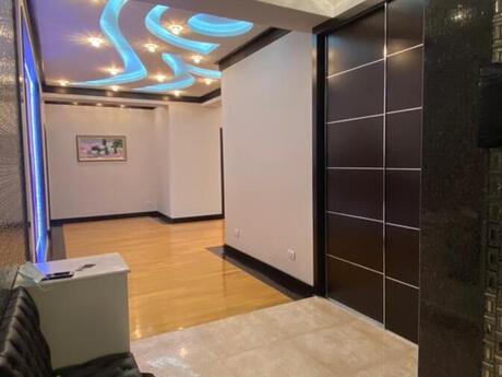 Kirayə 4 otaqlı mənzil, 200 m², Şah İsmayıl Xətai: 2 500 ₼/ay 2