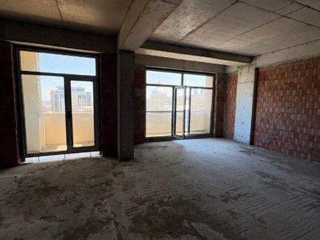 4-room apartment, 191 m², Nizami: 724 000 ₼ 3