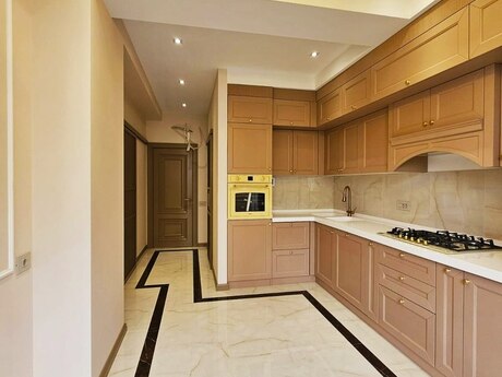 Elan №6493875 - Bakı, Nizami m., 4 otaqlı, 129 m², 2/9 mərtəbə