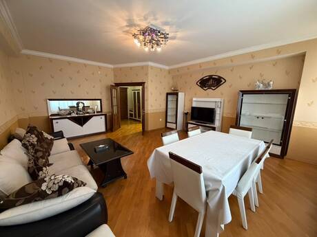 3 otaq · 135 m² · 8/14 mərtəbə, Şah İsmayıl Xətai