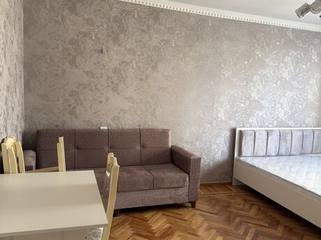 Аренда: 1-комнатная квартира, 30 м², Elmlər Akademiyası: 650 ₼/мес 3