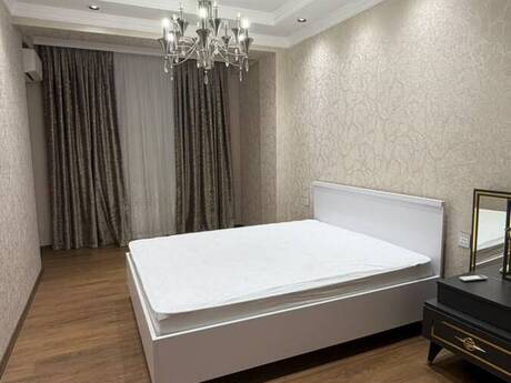 Elan №6493964 - Bakı, Yeni Yasamal q., 3 otaqlı, 130 m², 12/15 mərtəbə