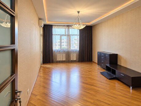 Elan №6493980 - Bakı, 28 May m., 3 otaqlı, 92 m², 9/18 mərtəbə