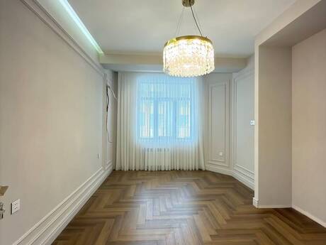 28 Mayda 3 otaqlı yeni tikili mənzil satılır, 118 m², 379 000 AZN, şəkil 3 / 10