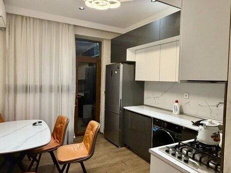 Объявление №6494051 - Баку, пос. Ени Ясамал, 3-комн., 125 м², 12/15 этаж