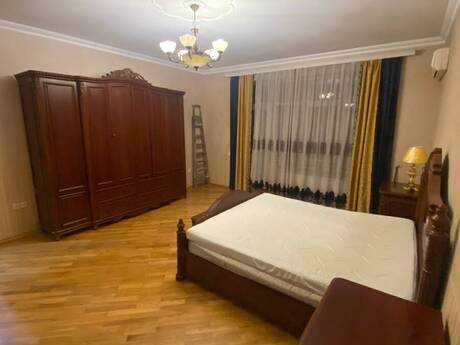 Аренда: 4-комнатная квартира, 185 м², Nizami: 1 200 ₼/мес 4