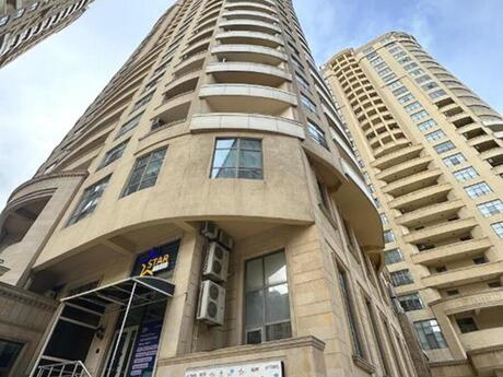 Elan №6494128 - Bakı, Nizami m., 3 otaqlı, 135 m², 24/24 mərtəbə