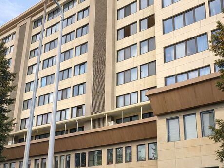 3-room apartment for rent, 85 m², Səbail: 1 500 ₼/mo 2