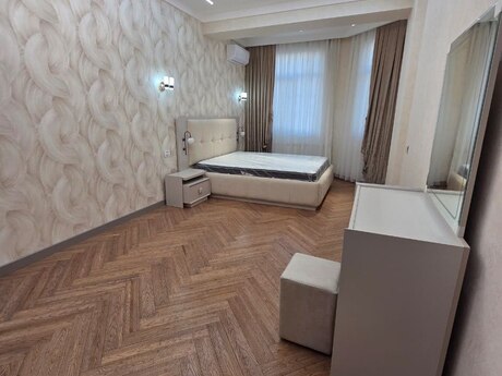 4-room apartment for rent, 245 m², 28 May: 4 000 ₼/mo 5