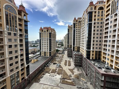 2-комнатная квартира, 80 м², 28 May: 270 000 ₼ 4