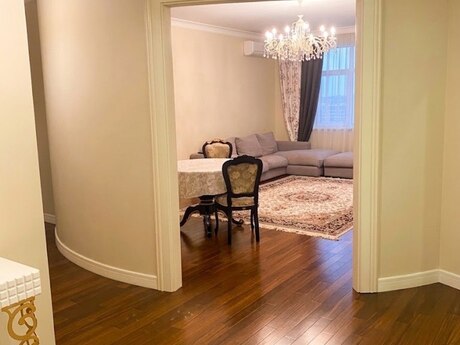 Аренда: 3-комнатная квартира, 150 м², Elmlər Akademiyası: 1 700 ₼/мес 4