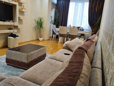 3-room apartment, 120 m², Memar Əcəmi: 330 000 ₼ 2
