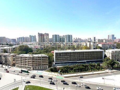 3 otaqlı mənzil, 175 m², Nizami: 520 000 ₼ 2
