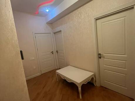 3-room apartment for rent, 95 m², 8 Noyabr: 1 050 ₼/mo 4