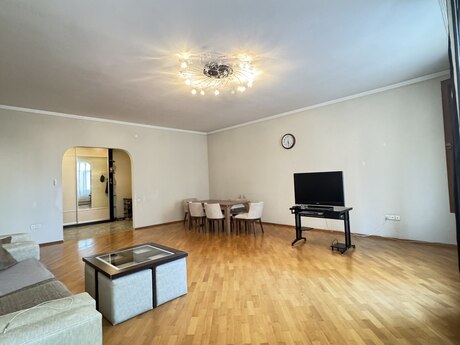 3-room apartment, 171 m², 8 Noyabr: 400 000 ₼ 3