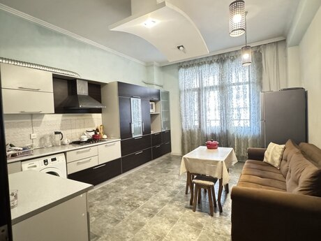 3-room apartment, 171 m², 8 Noyabr: 400 000 ₼ 5
