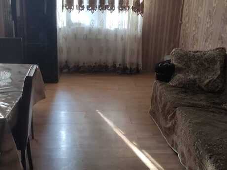 Сдаётся 2-комнатная квартира в старом фонде, Memar Əcəmi, 45 м², 550 AZN/мес, фото 2 / 4
