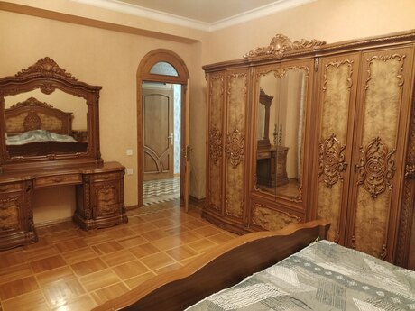3-room apartment for rent, 130 m², Gənclik: 1 200 ₼/mo 4