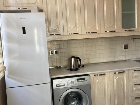 3-room apartment for rent, 102 m², Neftçilər: 900 ₼/mo 3