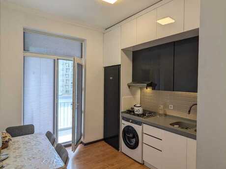 3 otaqlı mənzil, 91 m², Yasamal: 240 000 ₼ 2