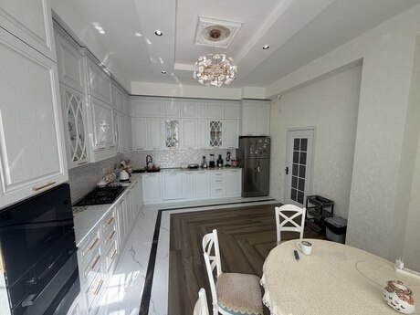 6-room house, 240 m², Badamdar: 690 000 ₼ 3