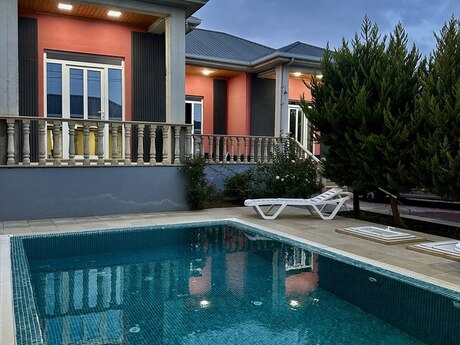3 rooms · 100 m², Saray