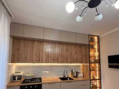 2-room old-build apartment for sale in Memar Əcəmi, 72 m², 140 000 AZN, photo 3 / 5