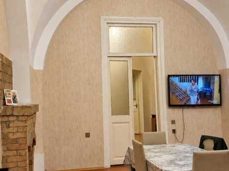Elan №6495561 - Bakı, 28 May m., 3 otaqlı, 78 m², 1/5 mərtəbə