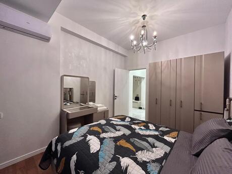 2-room apartment for rent, 80 m², Gənclik: 1 700 ₼/mo 3