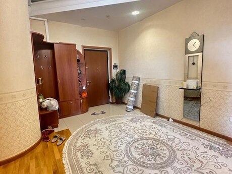 Сдаётся 3-комнатная квартира в новостройке, Nəsimi, 180 м², 1 200 AZN/мес, фото 5 / 12