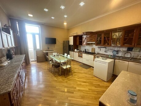 Сдаётся 3-комнатная квартира в новостройке, Nəsimi, 180 м², 1 200 AZN/мес, фото 3 / 12