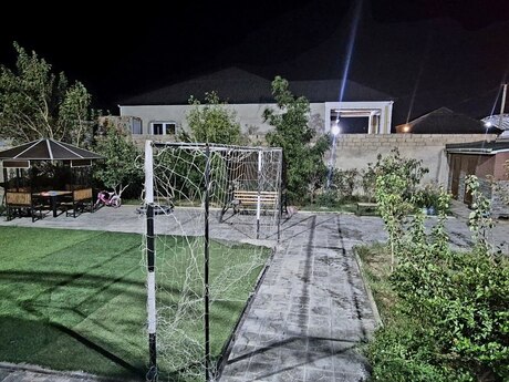 7 otaqlı həyət evi, 260 m², Bahar: 370 000 ₼ 3