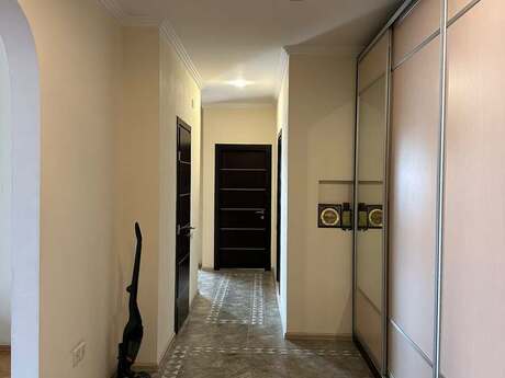 3 otaqlı mənzil, 160 m², 8 Noyabr: 400 000 ₼ 5