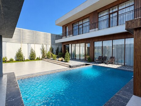 4 otaq · 230 m²