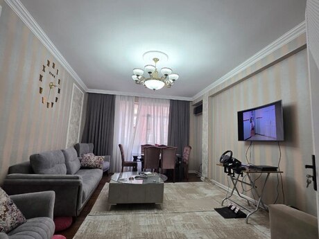 3-комнатная квартира, 117 м², İnşaatçılar: 257 000 ₼ 3