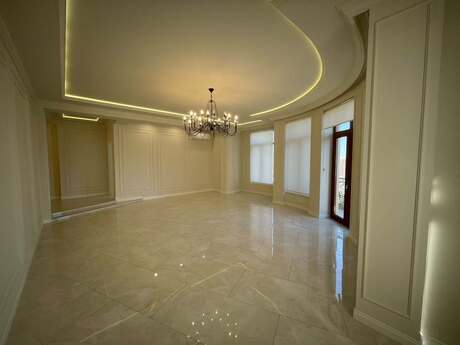 Аренда: 4-комнатная квартира, 215 м², 28 May: 5 500 ₼/мес 3