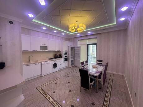 Kirayə 4 otaqlı mənzil, 200 m², Ağ şəhər: 2 500 ₼/ay 4