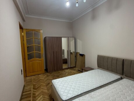 Elan №6496525 - Bakı, Nizami m., 3 otaqlı, 80 m², 5/5 mərtəbə